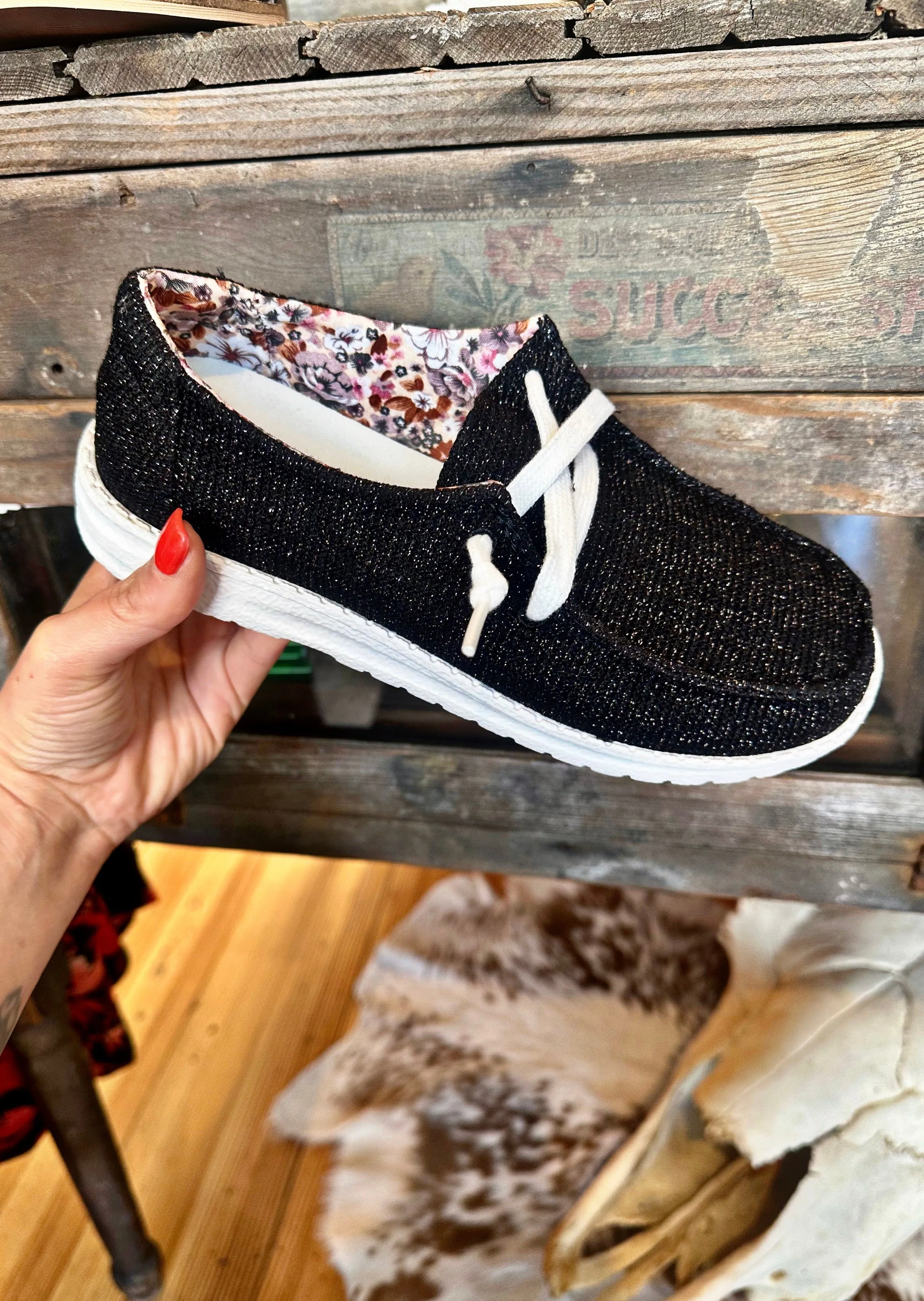 GYPSY JAZZ Ren 2 Black Sparkle Slip-Ons